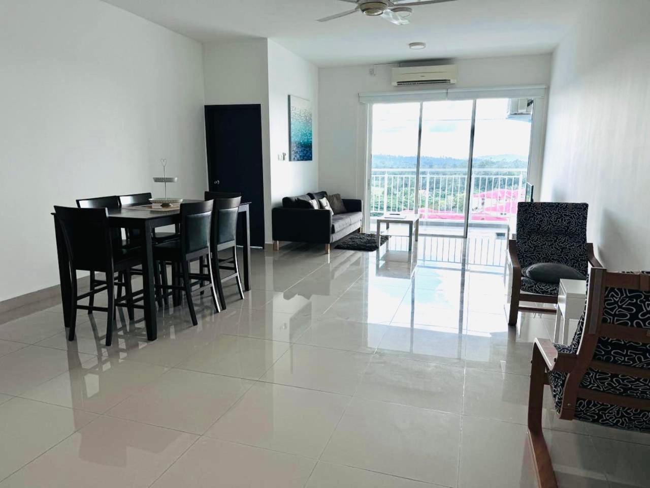 Sandakan Spacious And Comfortable Pool View Condo エクステリア 写真